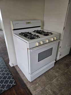 30" Gas Stove Oven Needs Cleaning