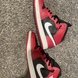 Jordan 1 mid