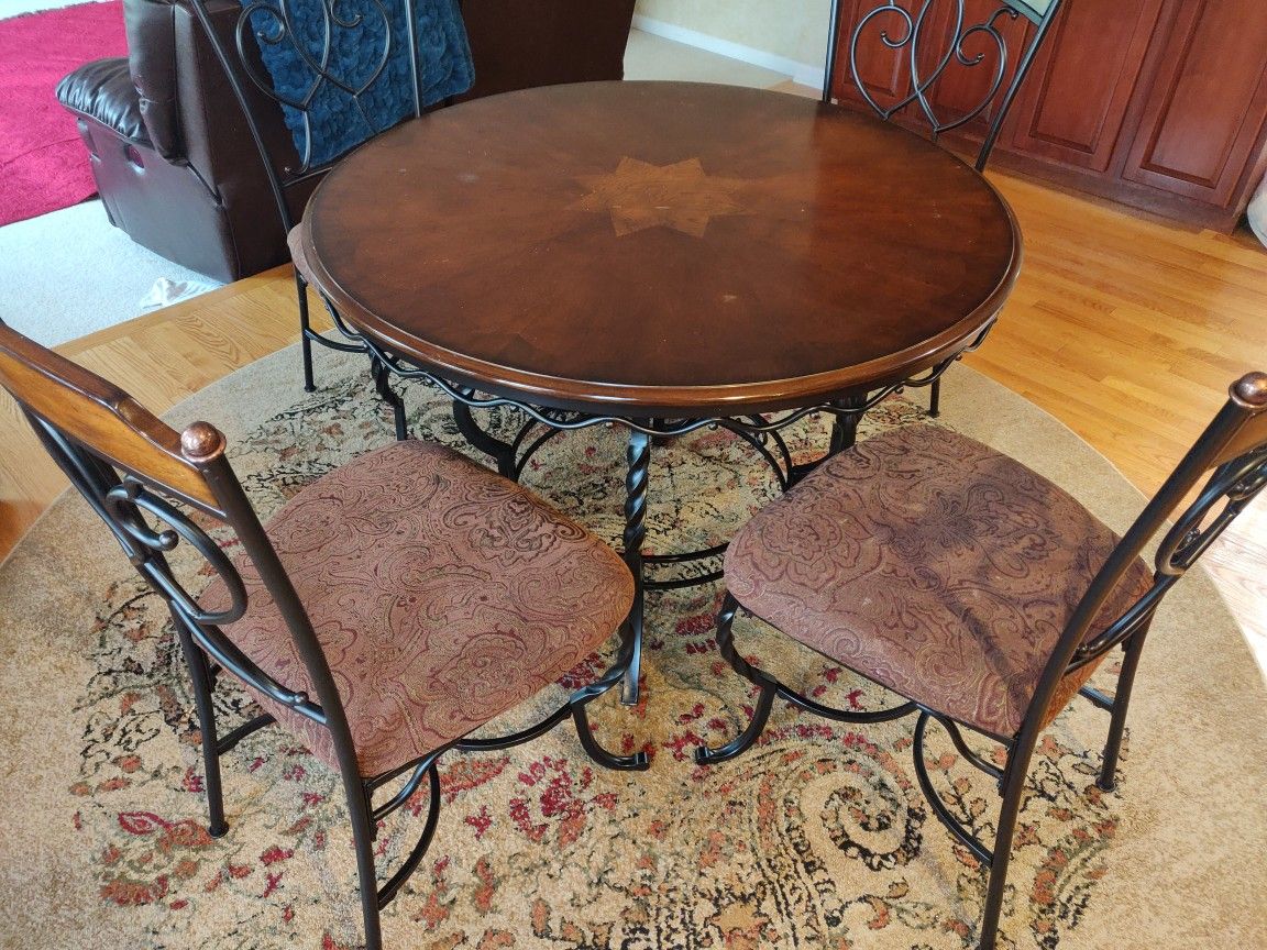 Dining Breakfast Table and 4 Chairs