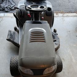 Sears Tractor LT 2000