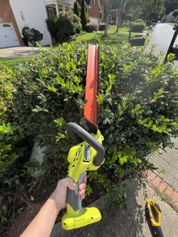 [MOVING SALE] RYOBI 18V Cordless 22” Hedge Trimmer w/ Battery & Charger - MUST GO!