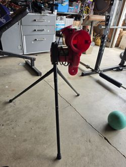 Pitching machine