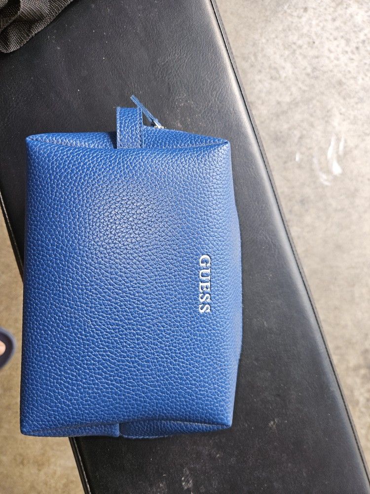 Guess Toiletries Travel Bag