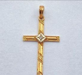 10k gold diamond cross pendant