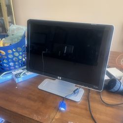 HP W1907 19" LCD Computer Monitor VGA DVI W/ Built In Speakers with Cables