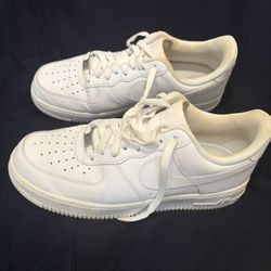 Woman’s Used NIKE AIR FORCE ONE ‘07 Size 10