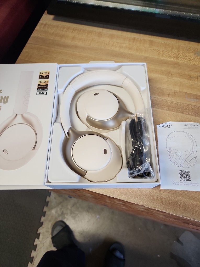 Bluetooth/Noise Canceling Headphones