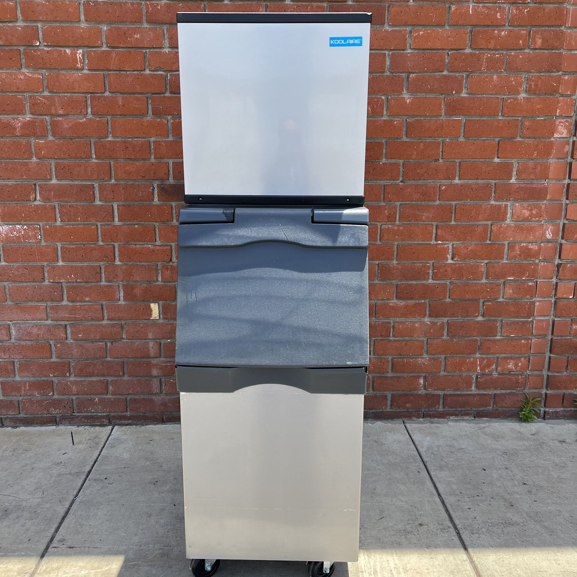 Koolaire KDT0420A 22" Full Cube Ice Machine Head - 440 lb/day, Air Cooled, 115v NEW!!