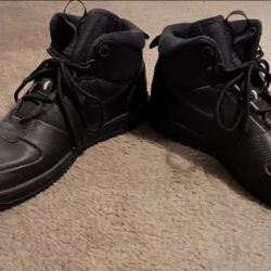 Mens Size 11 Nike Shoe