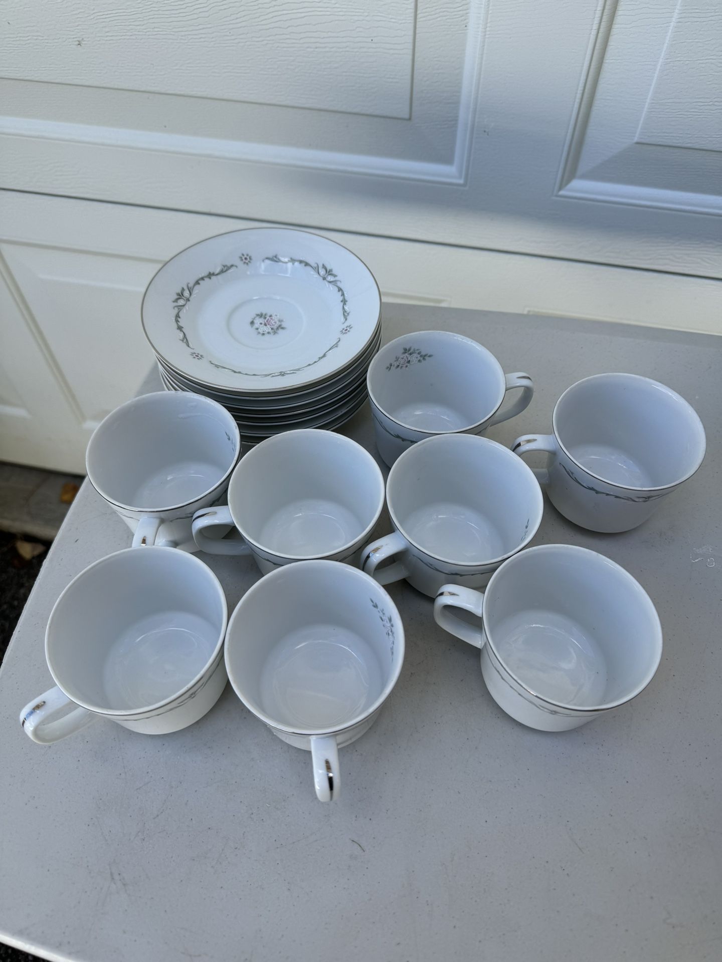 Signature Collection Petite Bouquet Fine China 8 Tea And 8 Saucers