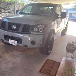 Nissan Titan 2006 Miles 200 Tausend