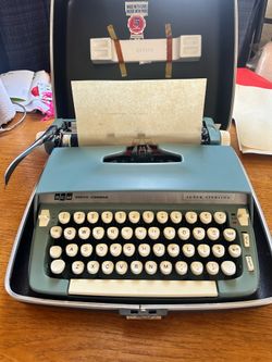 Vintage 1966 Smith-Corona Super Sterling