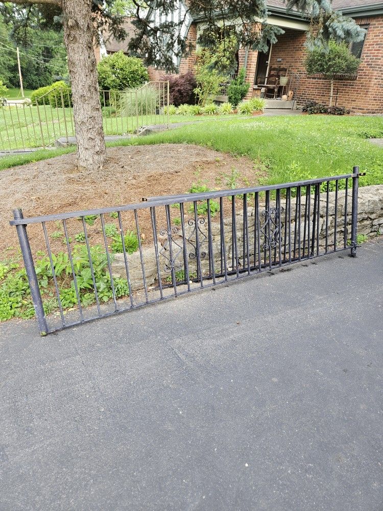 Free Metal Railing