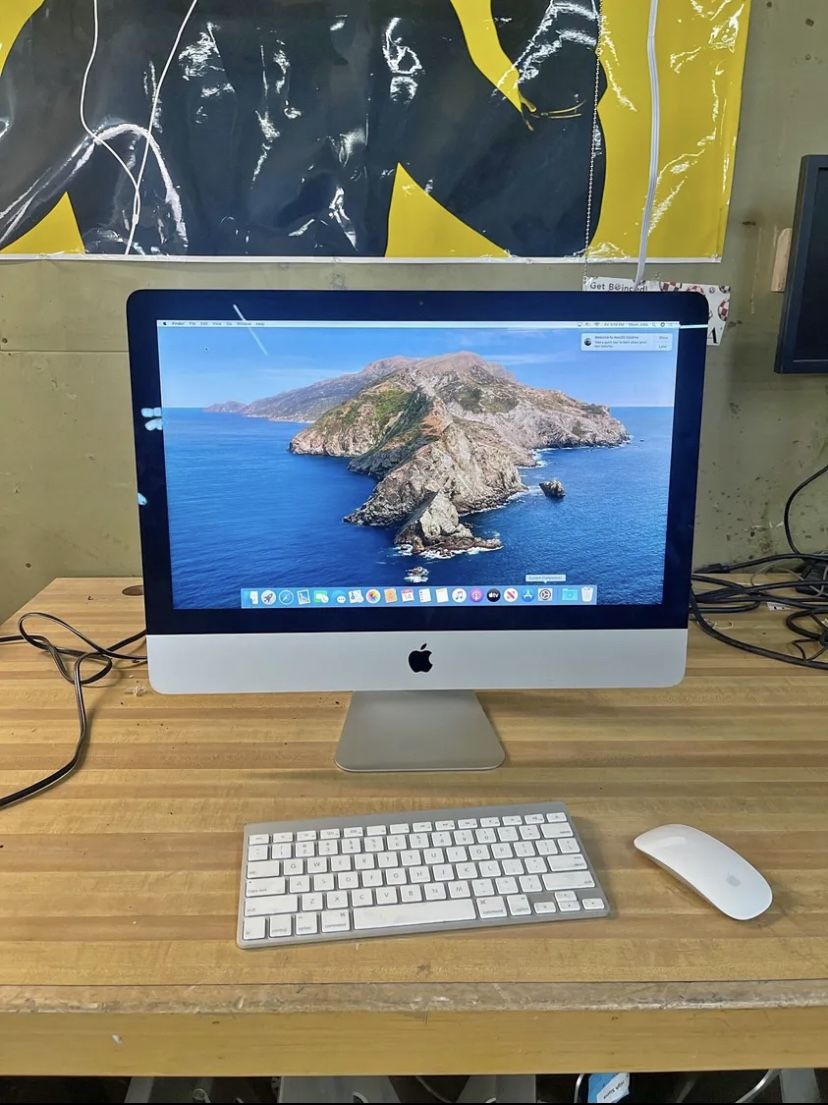 Apple iMac 21.5” 2013 OS Catalina 8GB RAM 1TB HDD w/ Keyboard & Mouse