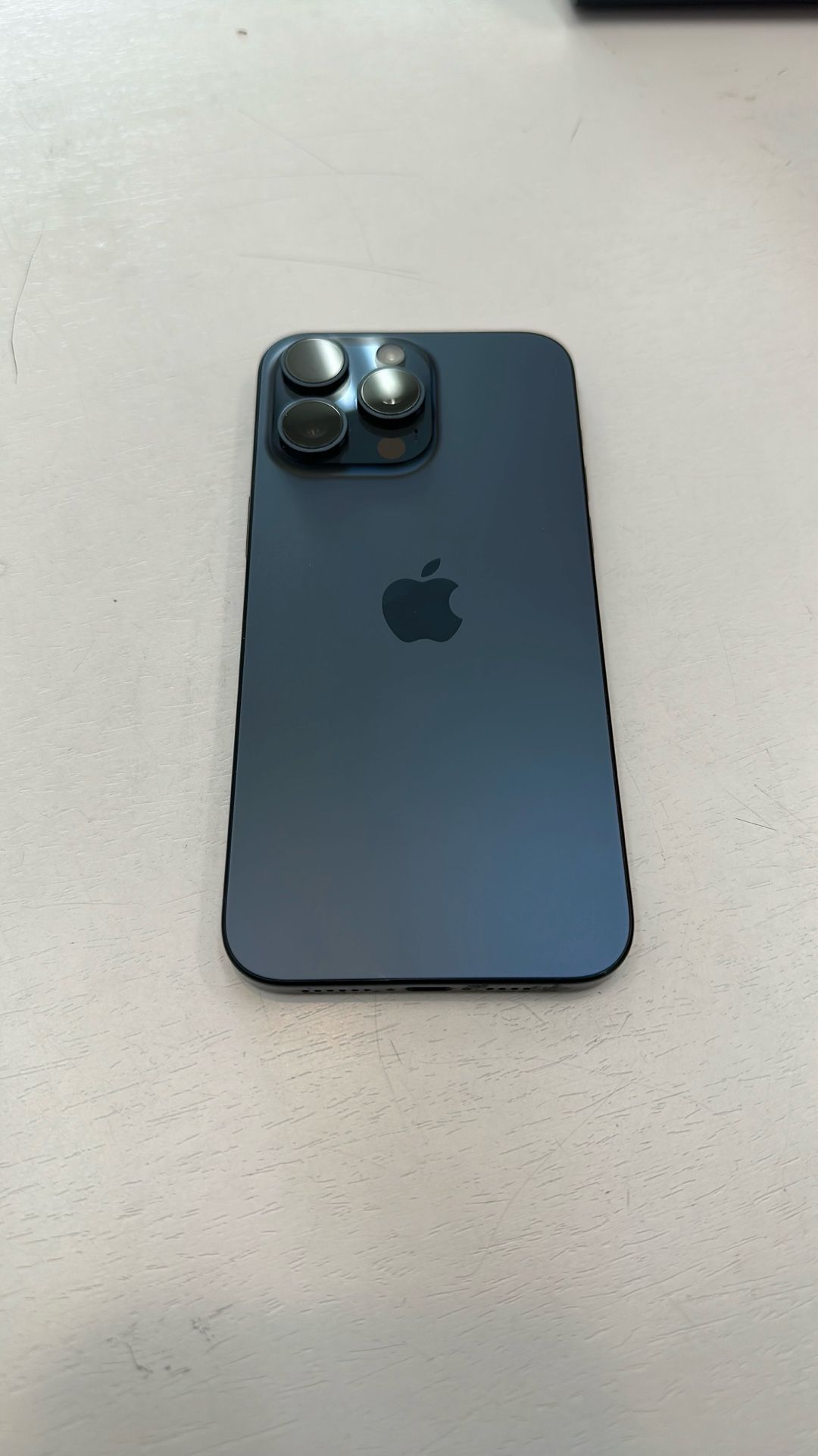 Unlocked iPhone 15 Pro Max - 256GB - Blue