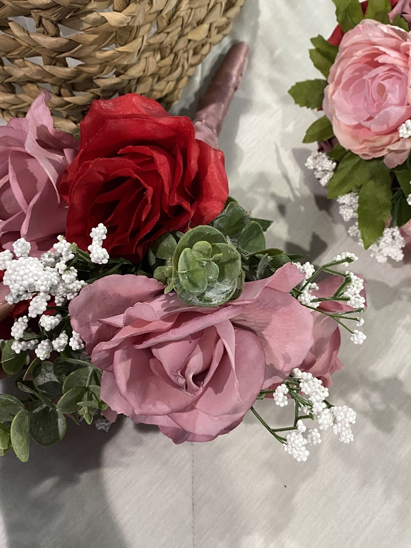 Five bouquets for wedding