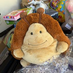 The super-large cartoon doll can be used as a gift.