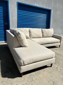 Beige Sectional Couch 🛻Delivery Available🛻