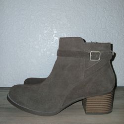 Ladies Koolaburra Brown Boots Size 9