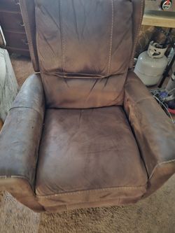 2 Free Reclining Chairs