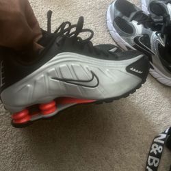 5y Nike Shox 