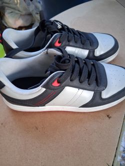 !!Boy's Shoes Place Size 3