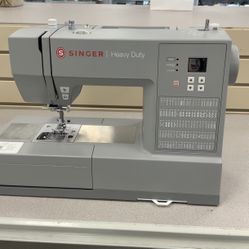 Singer Sewing Machine 