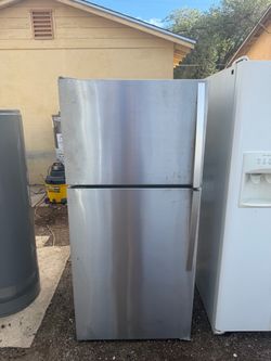 Whirlpool 2023 Silver Top Freezer Bottom Fridge Refrigerator For Sale $240 Or Best Offer