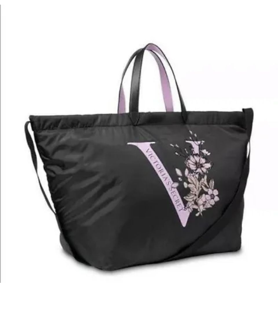 Brand New Victoria Secret Soft Puffy Floral Travel Tote Bag for Sale in Elk  Grove, CA - OfferUp