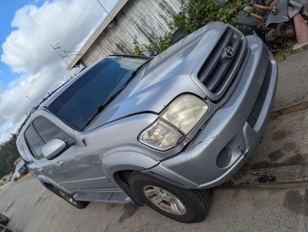 Parting Out 2001 Toyota Sequoia Parts