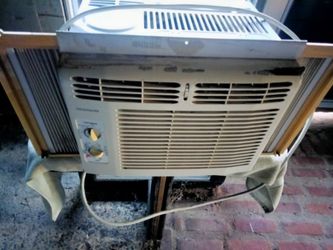 Small Window AC 5000 BTU Air Condirioning ConditionerUnit Unidad de aire acondicionado pequeño