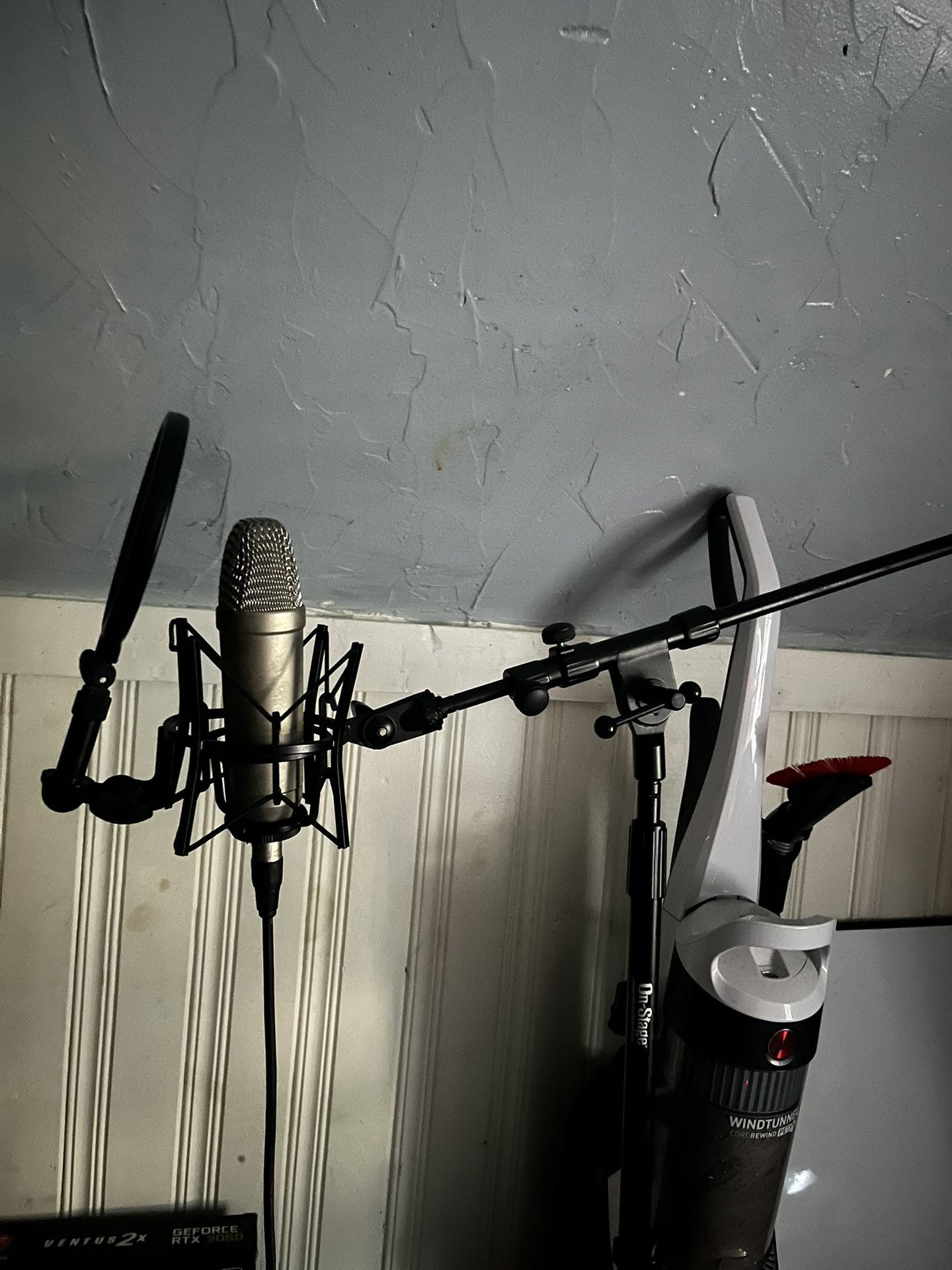 Rode Nt1 Studio Microphone And Stand