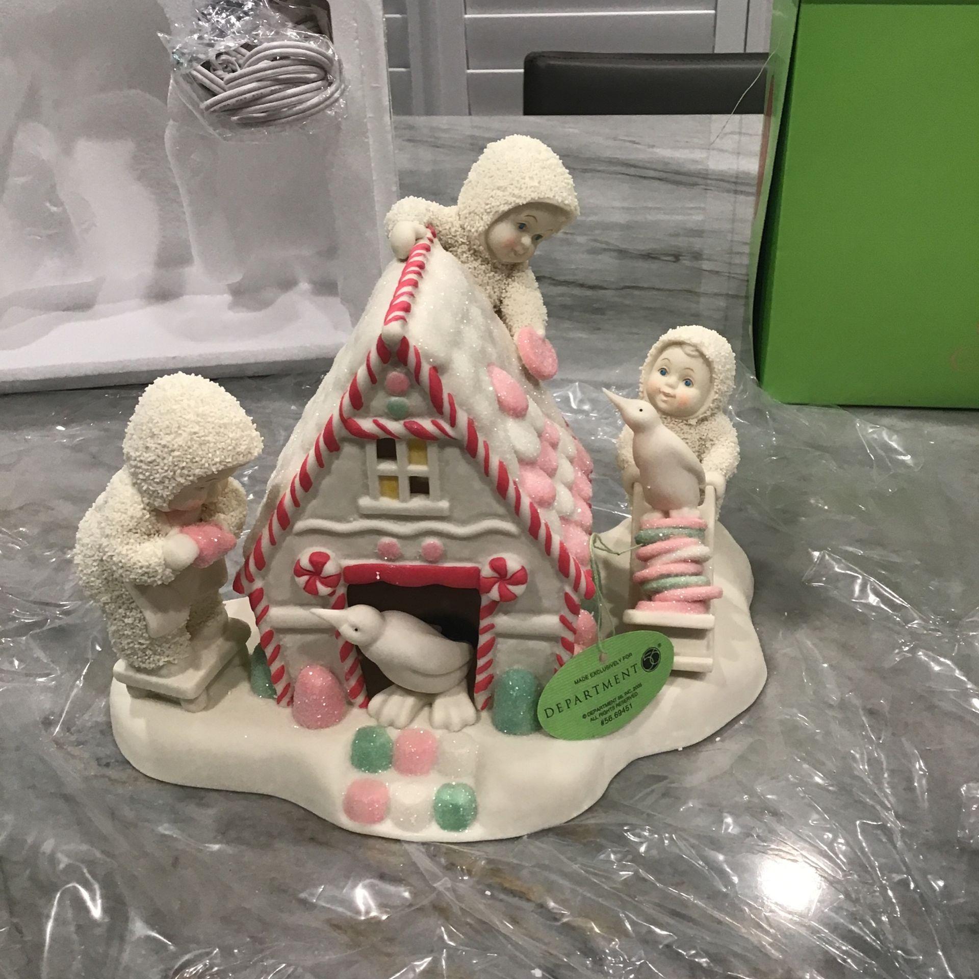 Snowbabies 2005 A gingerbread Christmas