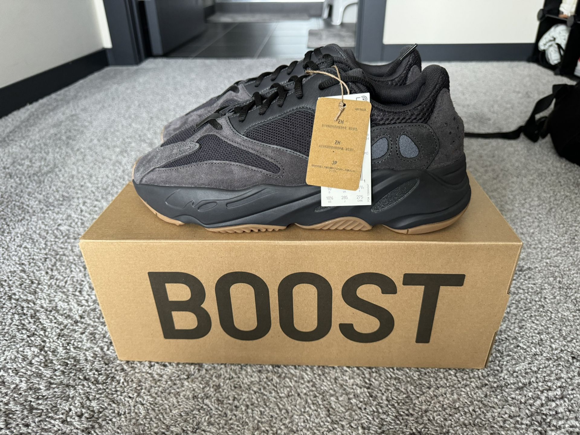 Yeezy 700 V1 Utility Black size 10.5 brand new in box!