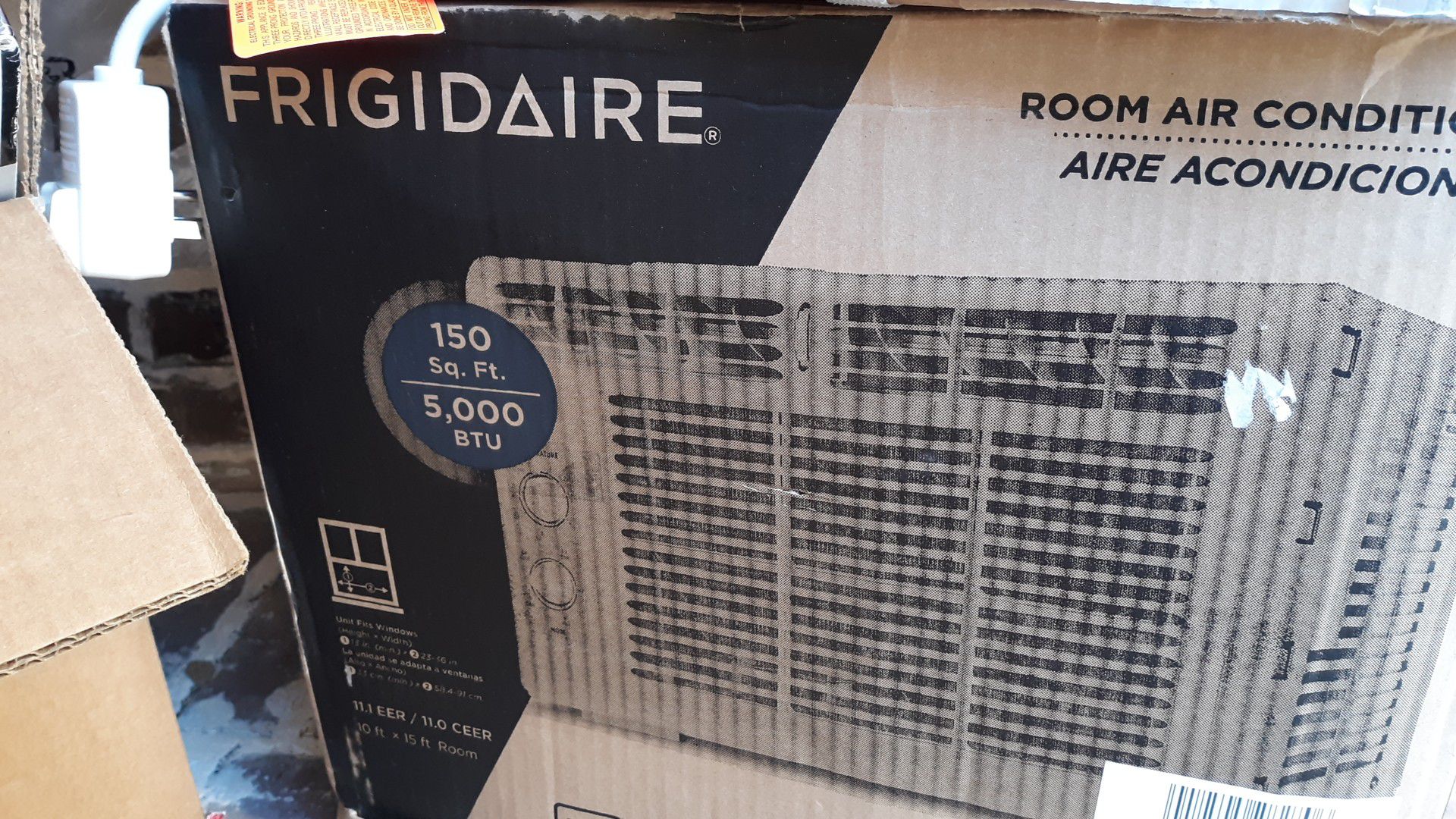 5000 BTU Window-Mounted Room Air Conditioner (FFRA051WA1) White