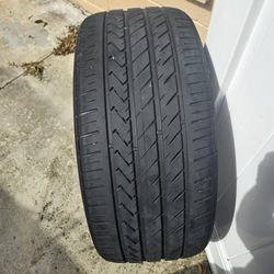 2 Lexani Tires 285.35.22