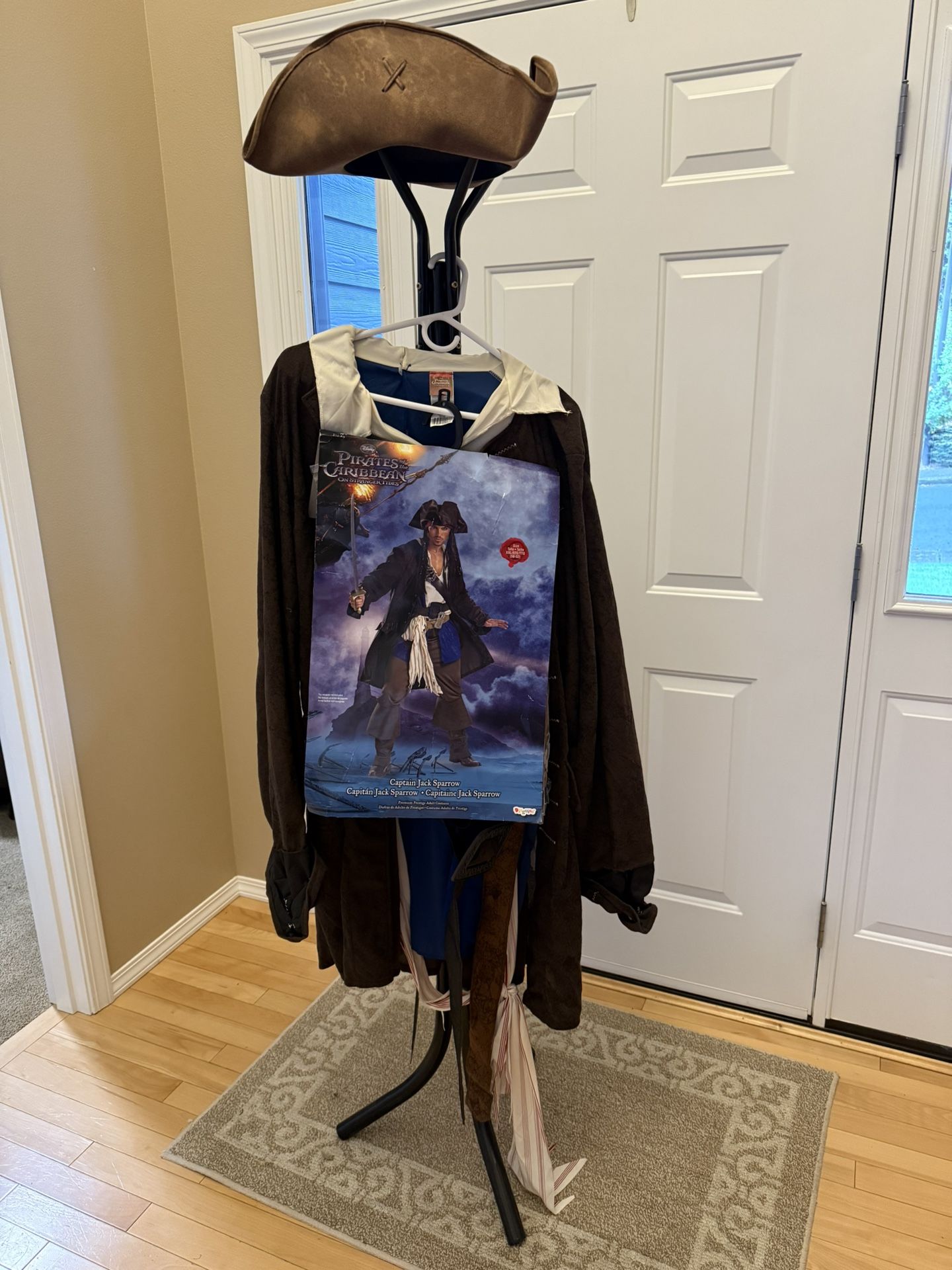 Halloween Costumes His & Her Pirate Costumes