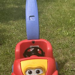 Pull Riding Wagon    Great Condition Has Seat Belt To Keep Your Little One Safe