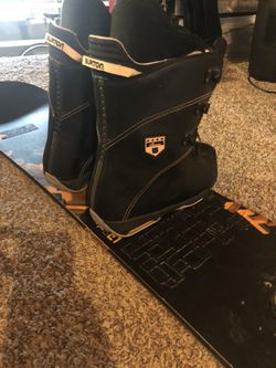 BURTON CRUZER SNOWBOARD W/ BOOTS 8 1/2