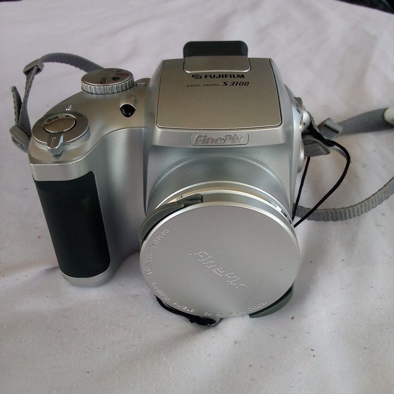 Digital Camera Fujifilm S3100