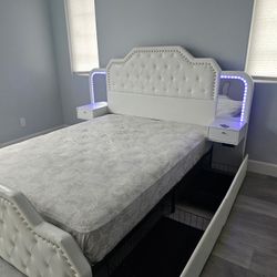 Gorgeous New Queen Bed
