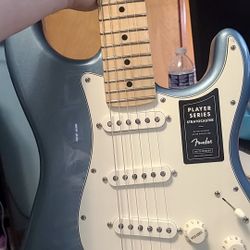 Fender Stratocaster Player Series 