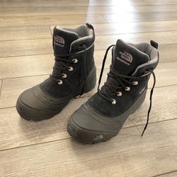 North Face Snow Boots Size 6 US