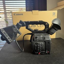  Canon EOS C200 Cinema Camera