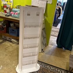 Retail Swivel Display Tower