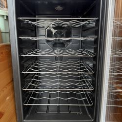 EdgeStar wine fridge 