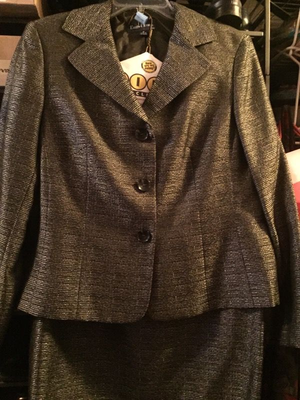 Ladies Designer Evan Picone Suit Size 16