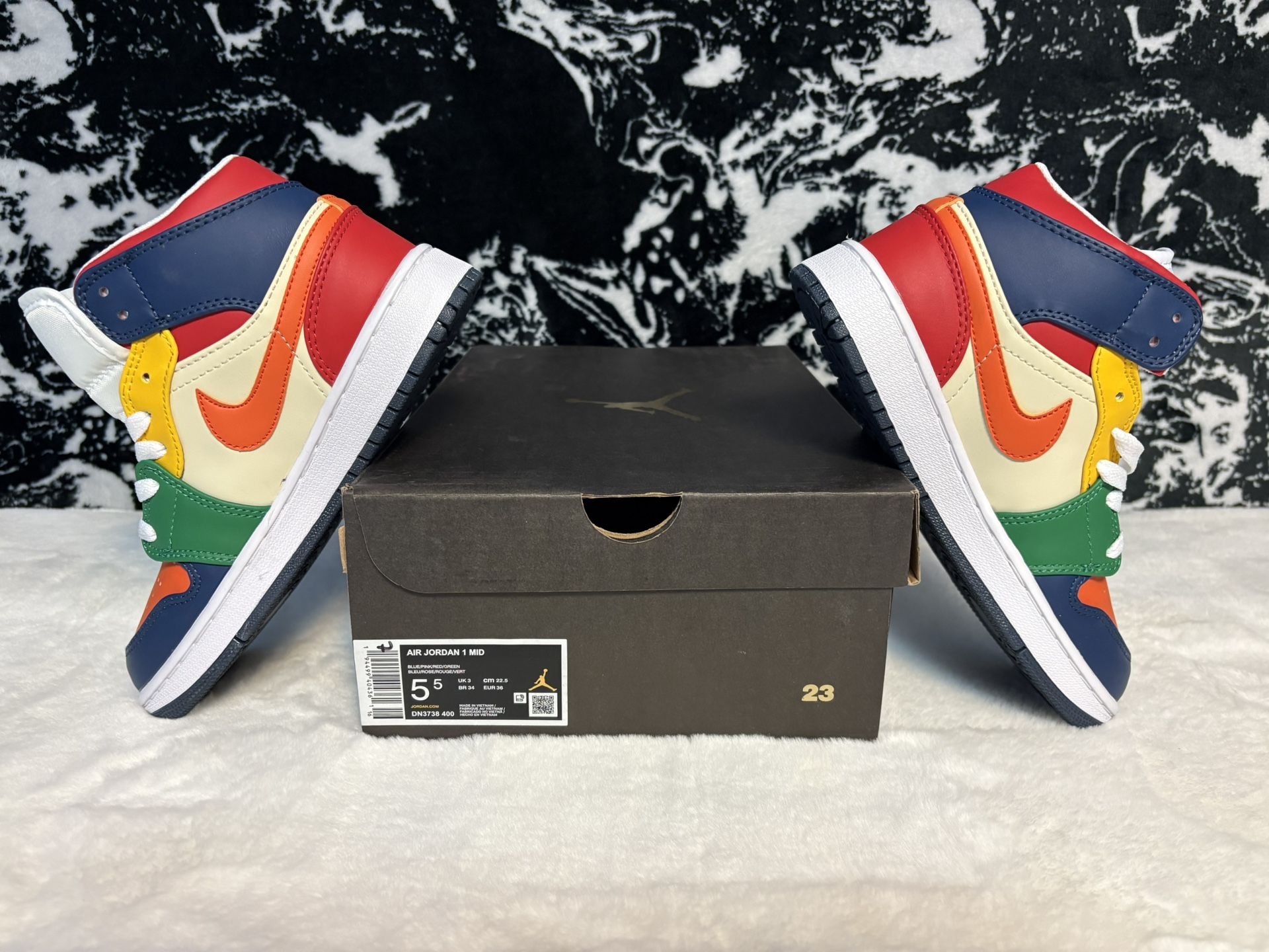 NEW Air Jordan MID SE, Multicolor