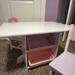 Desk with 2 chairs Plus 3 plastic Baskets 