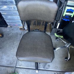 Vintage Metal Wheeled Office Chair (Shop Chair)